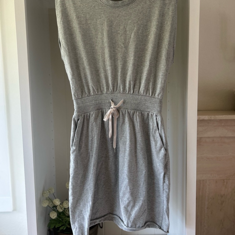 Gray Sleeveless Dress with Tie